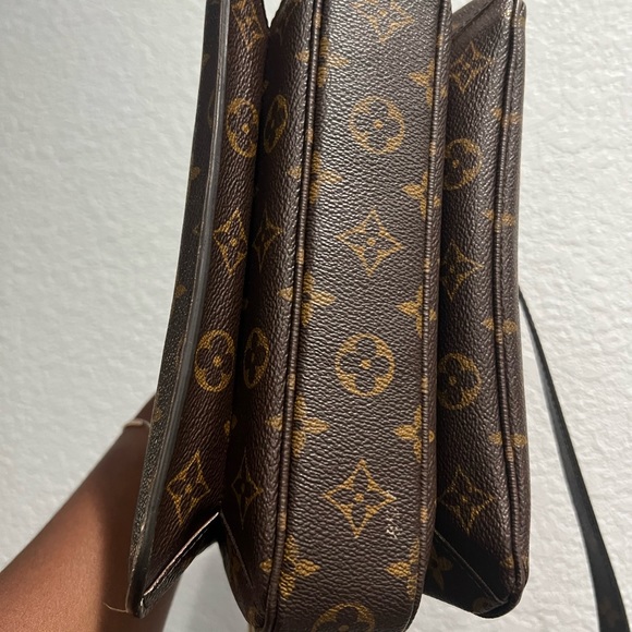 - Authentic Louis Vuitton Monogram pochette Métis bag for sale! - Picture 3 of 16
